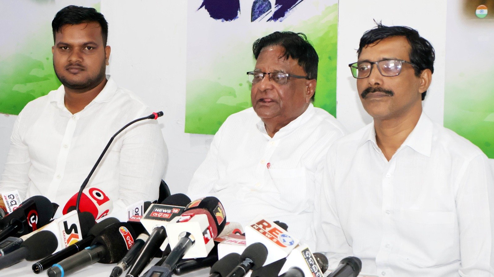 କେବଳ କଂଗ୍ରେସ ଦେଇଛି ଆଦିବାସୀ ପ୍ରାର୍ଥୀ