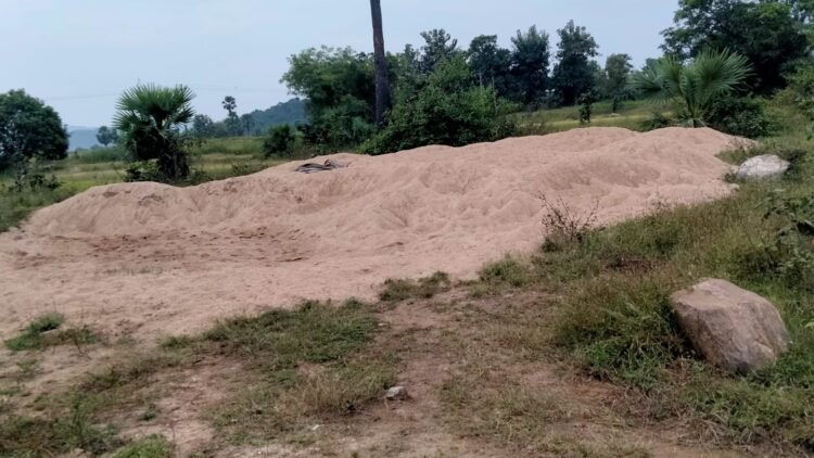 ବେଆଇନ ବାଲି ଡିପୋରେ ଚଢ଼ାଉ କେବେ?